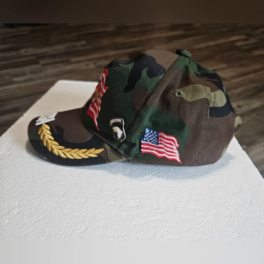 🩵Junior August‎ camouflage baseball cap embroidered American flag💚